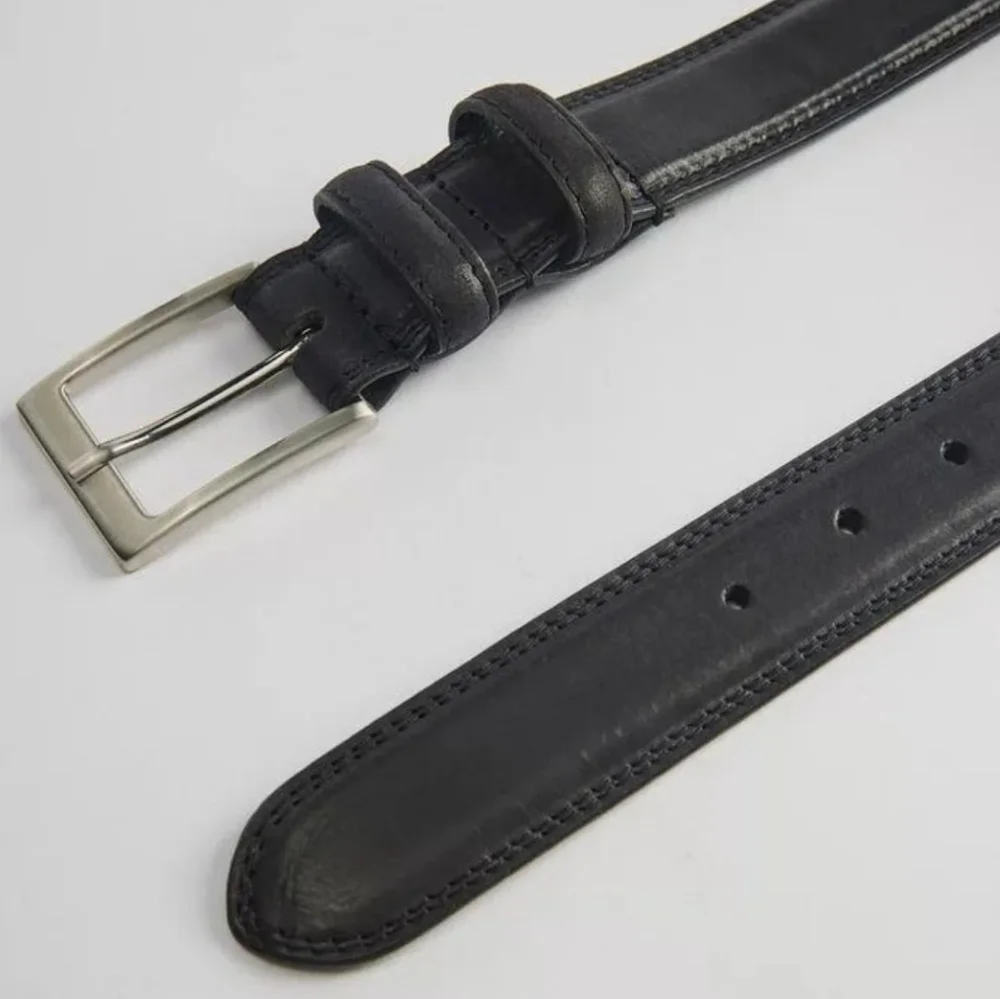 Men’s Basic Beveled Leather Belt, Size Small, Retail Price $35.00 USD